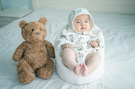 府谷宝宝挠耳朵是怎么回事